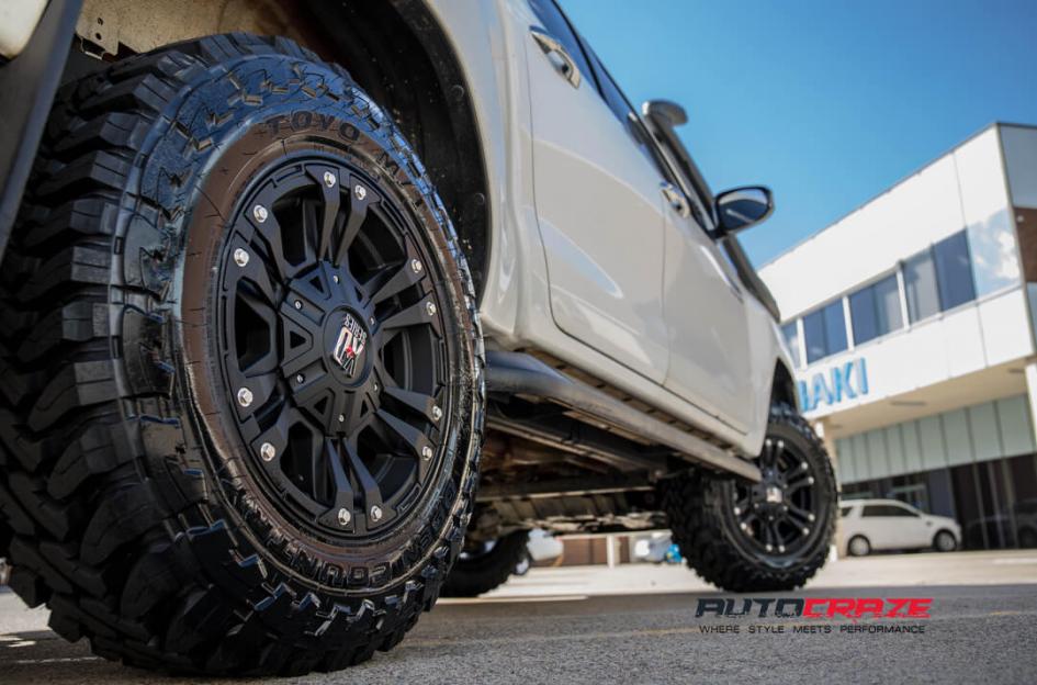 TOYOTA HILUX N80 4WD MONSTER XD 2 MATTE BLACK